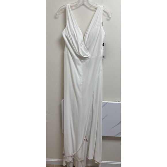 Mac Duggal 12336 White Gown Size 10 Deep V Open Back Slit Formal Dress NWT - Picture 4 of 10